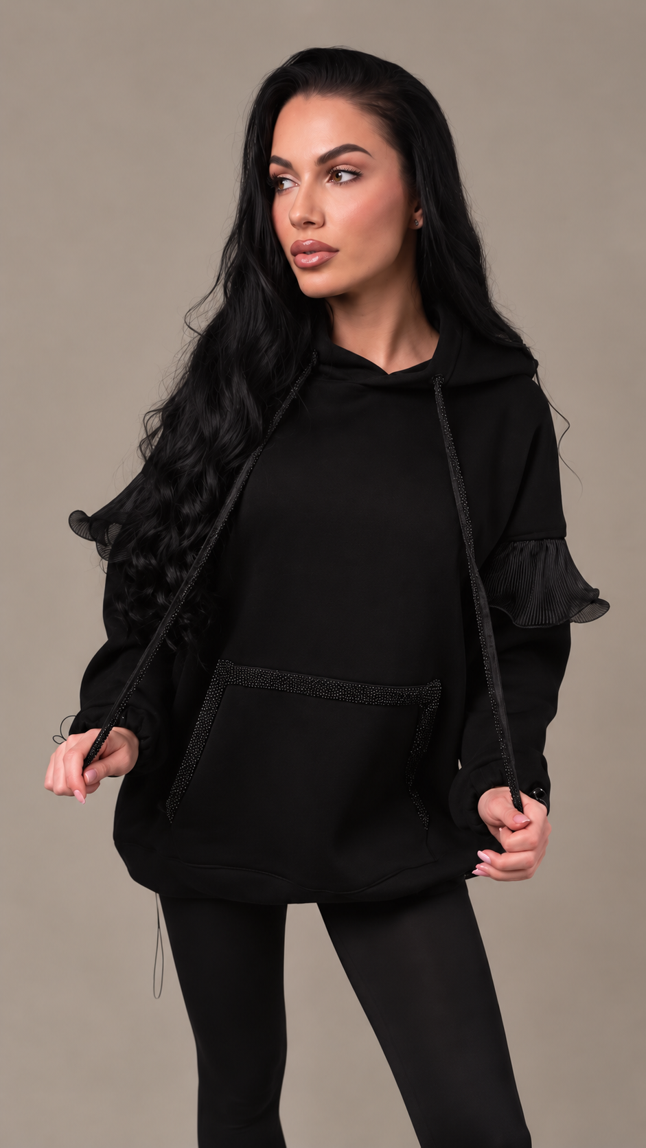 Hanorac dama negru oversize cu detalii din organza si aplicații decorative