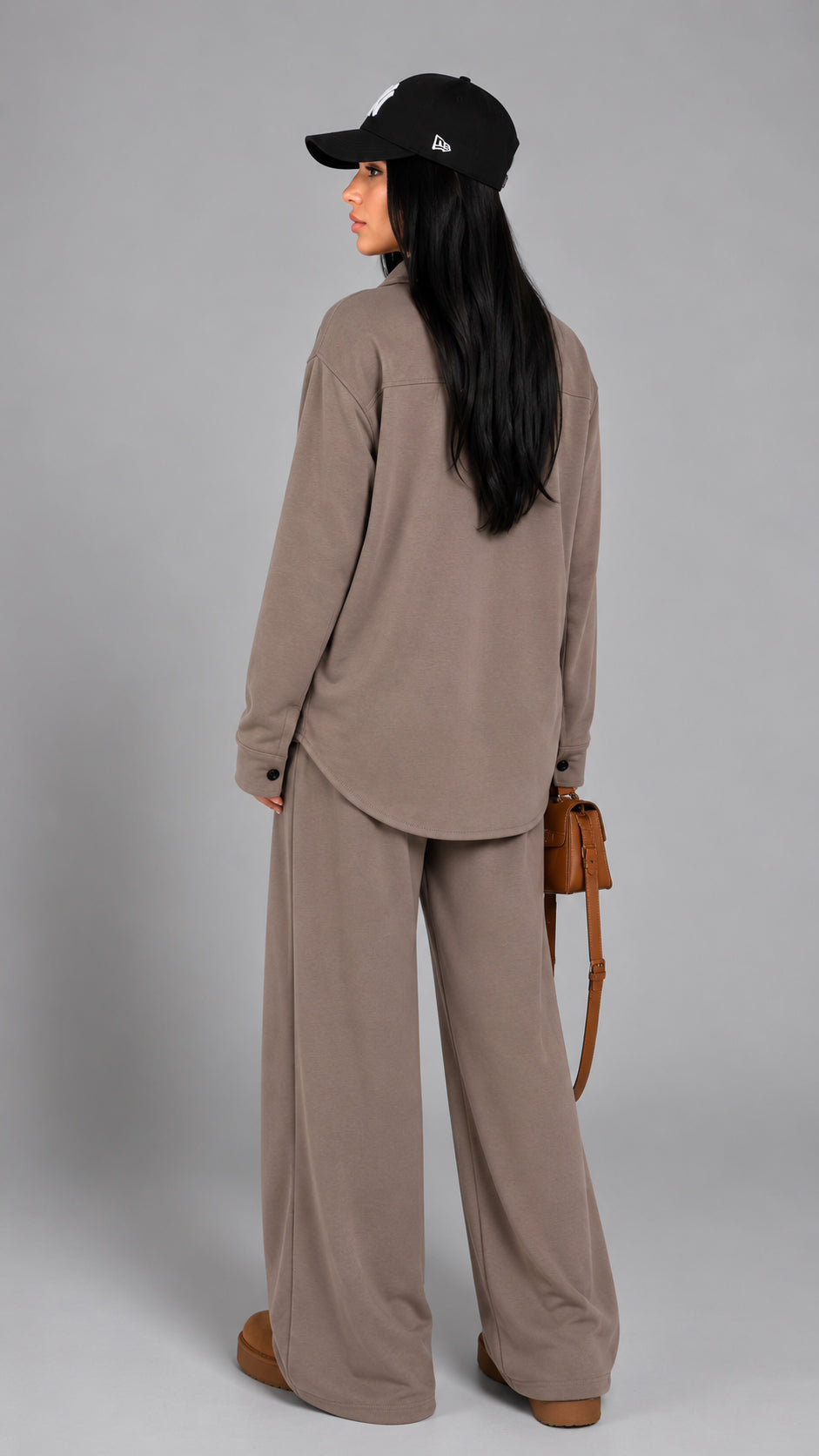 Trening dama cappuccino format din jacheta tip camasa oversize si pantaloni largi