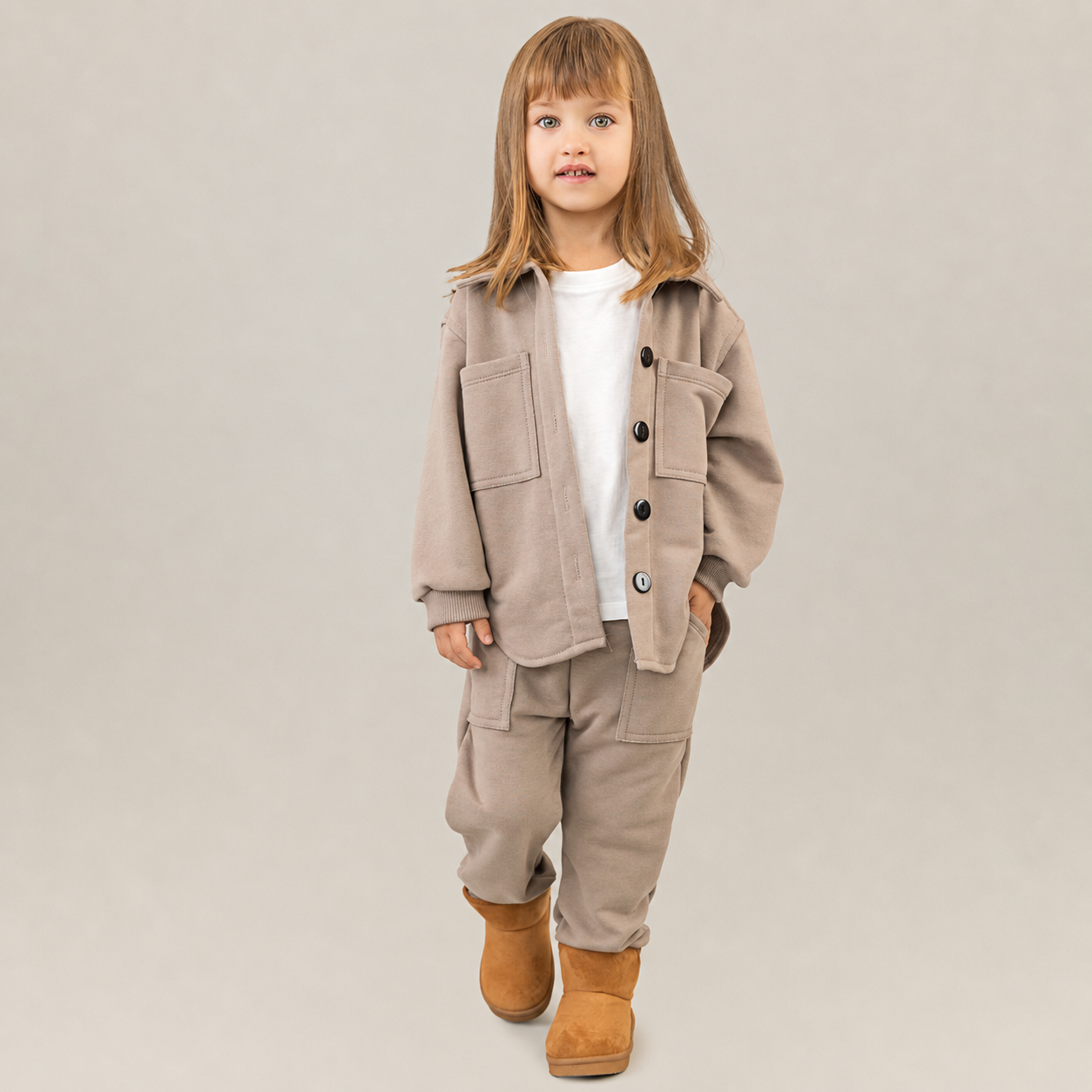 Trening fete cappuccino format din jacheta tip camasa si pantaloni jogger