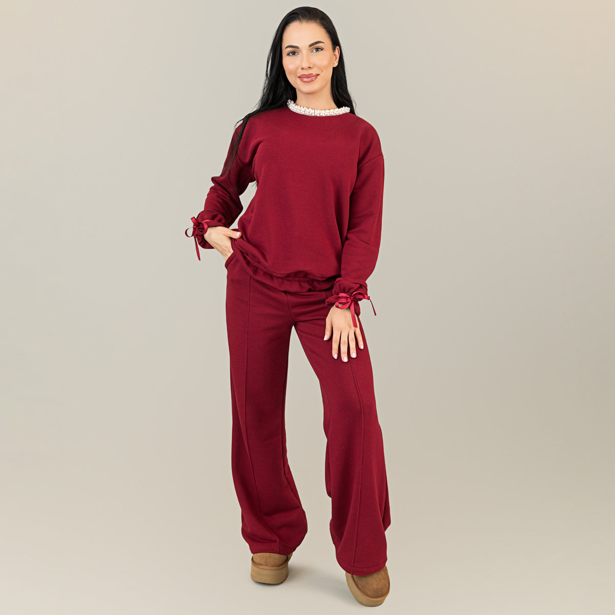 Trening dama burgundy cu perle la guler