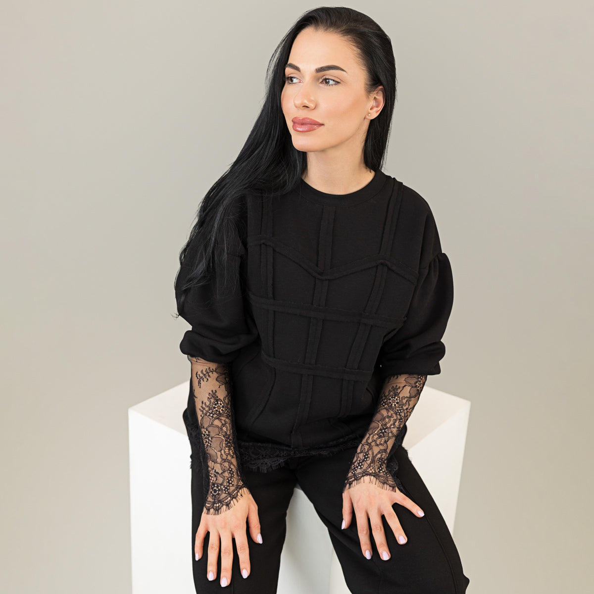 Trening dama negru cu bandaje tip corset si dantela chantilly