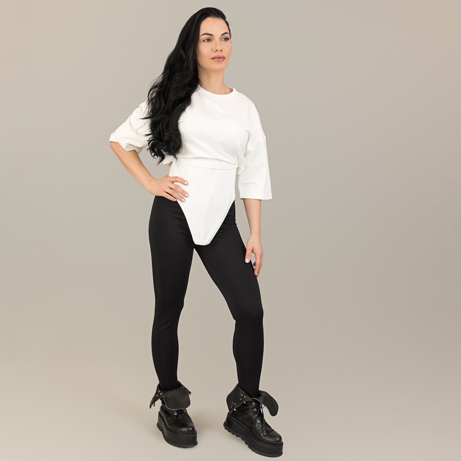 Tricou off white din bumbac premium cu corset