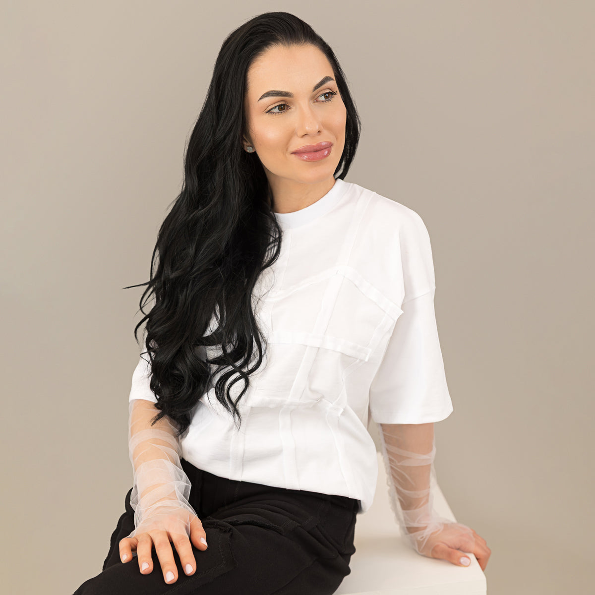 Compleu dama alb - negru cu elemente de corset si maneci din tull detasabile