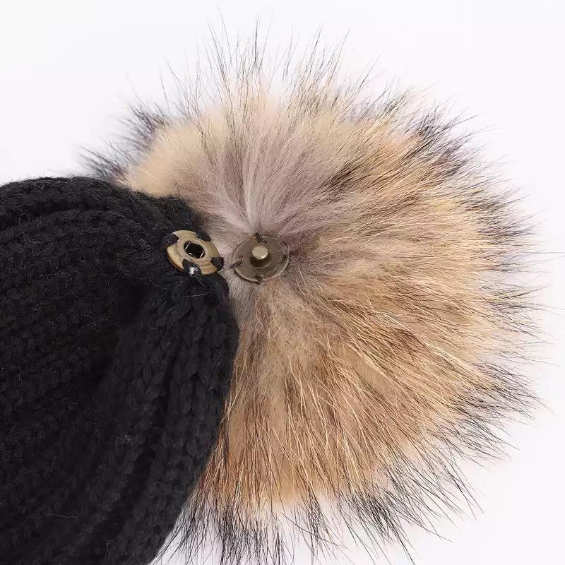 Fes fete din tricot cu mot din blana naturala – Negru