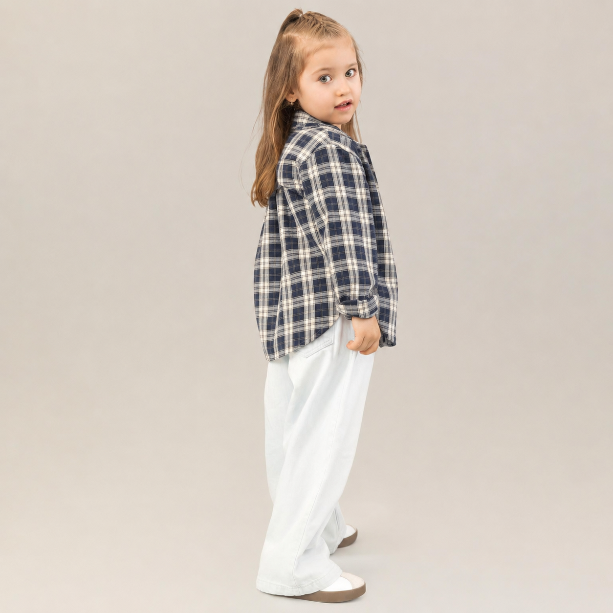 Camasa fete in carouri bleumarin - crem, oversize, cu perforatii fine