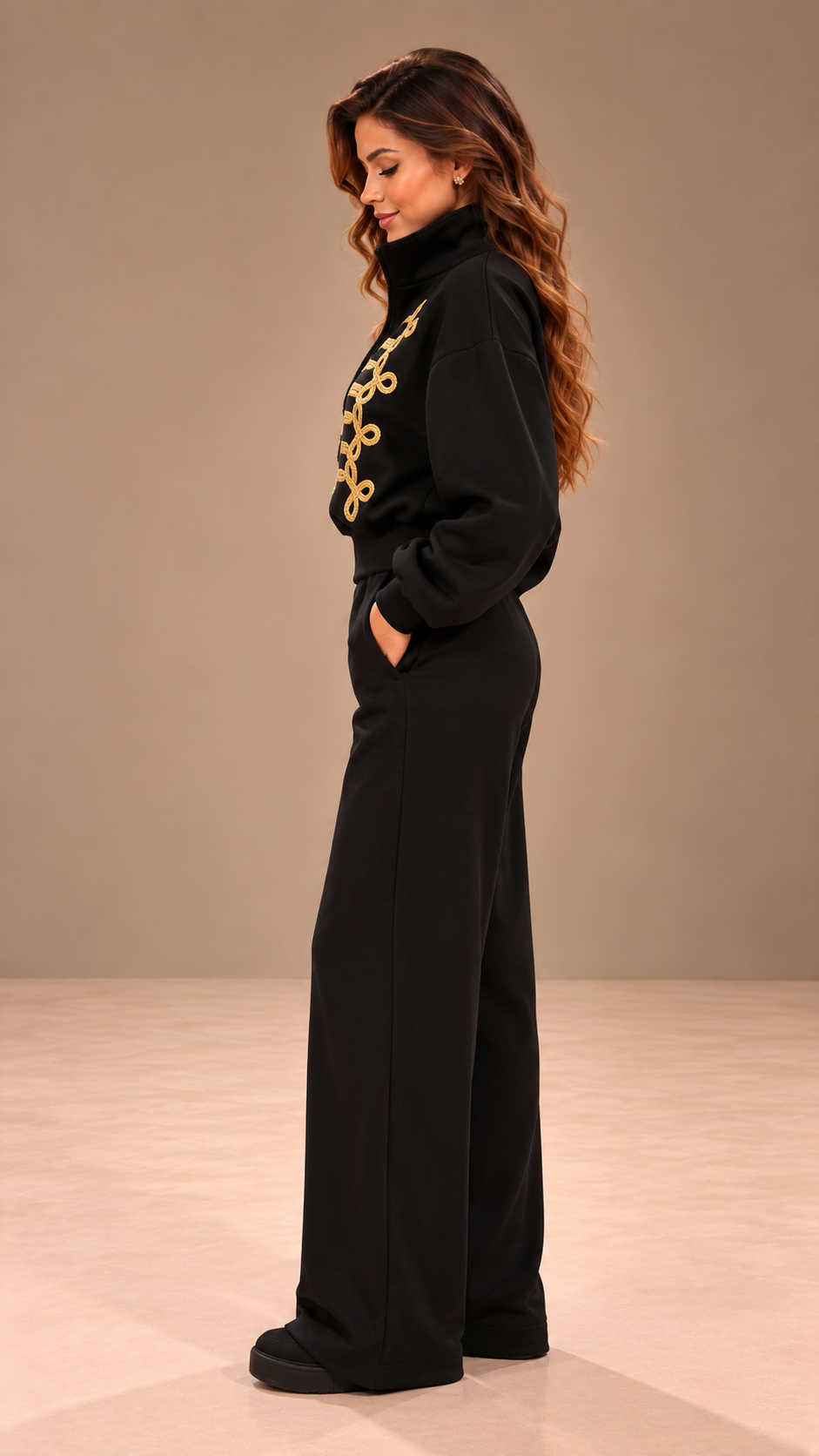 Trening dama negru format din hanorac bomber cu ornamente in stil militar si pantaloni largi