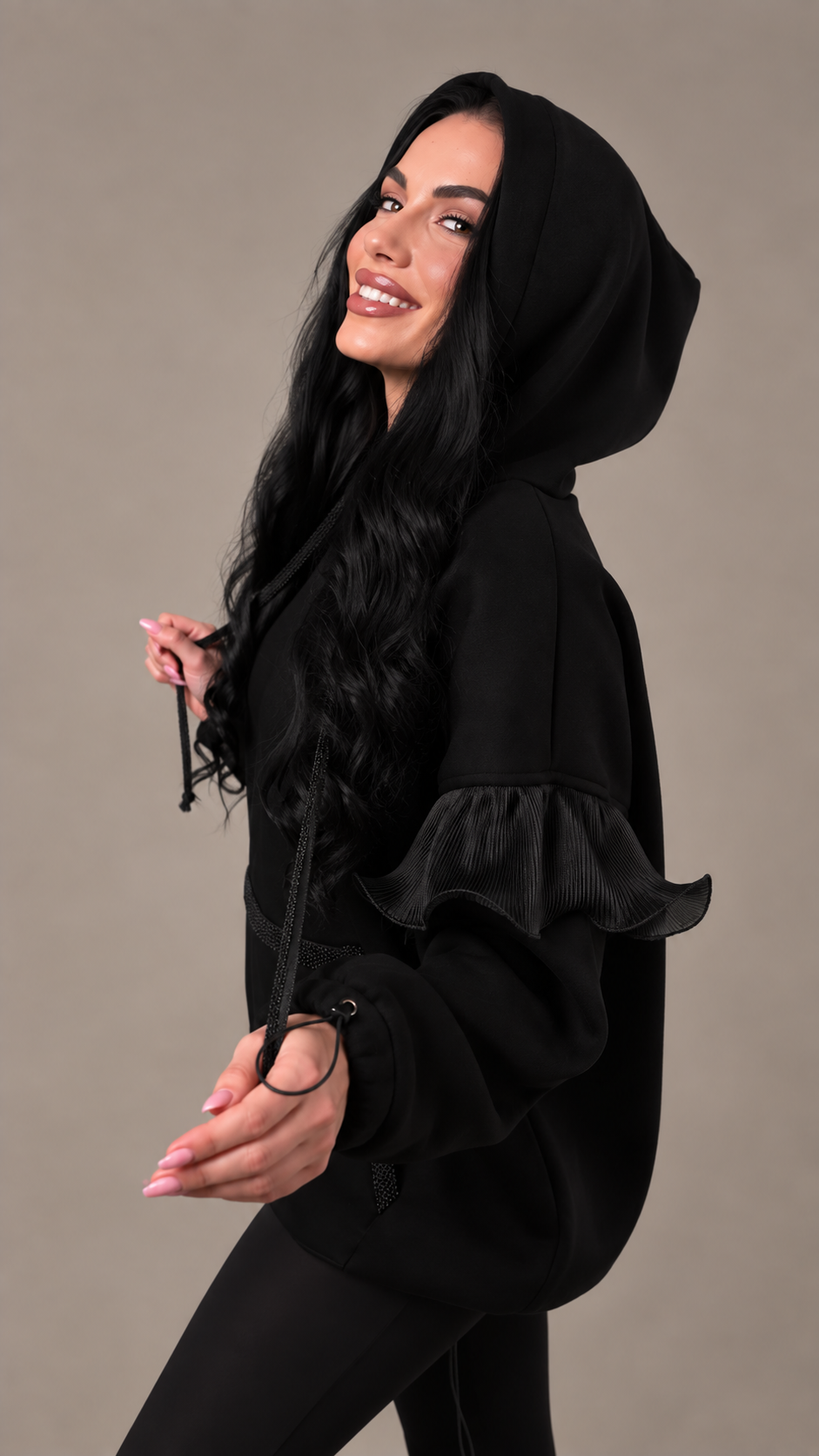 Hanorac dama negru oversize cu detalii din organza si aplicații decorative