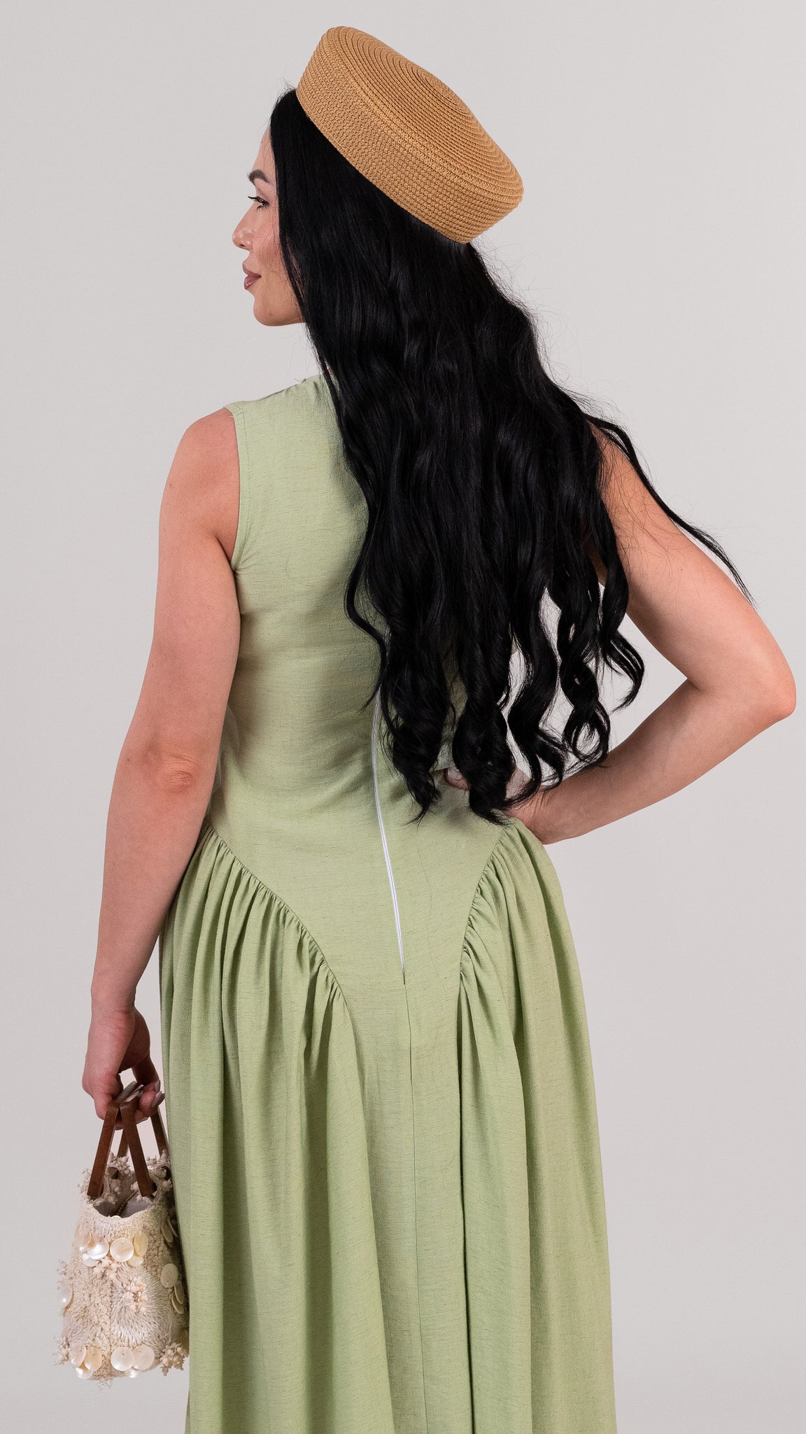Rochie dama verde din in cu talie accentuata si falduri