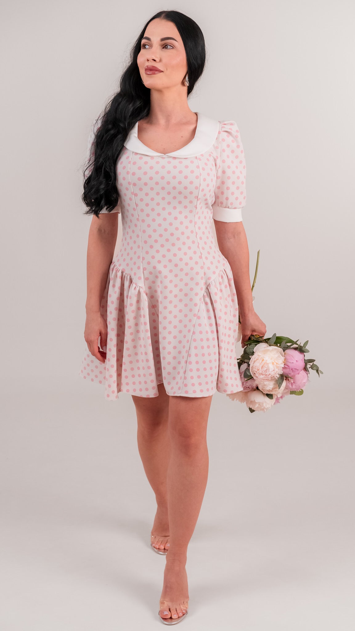 Set rochii mama fiica mini cu buline roz, guler alb si falduri