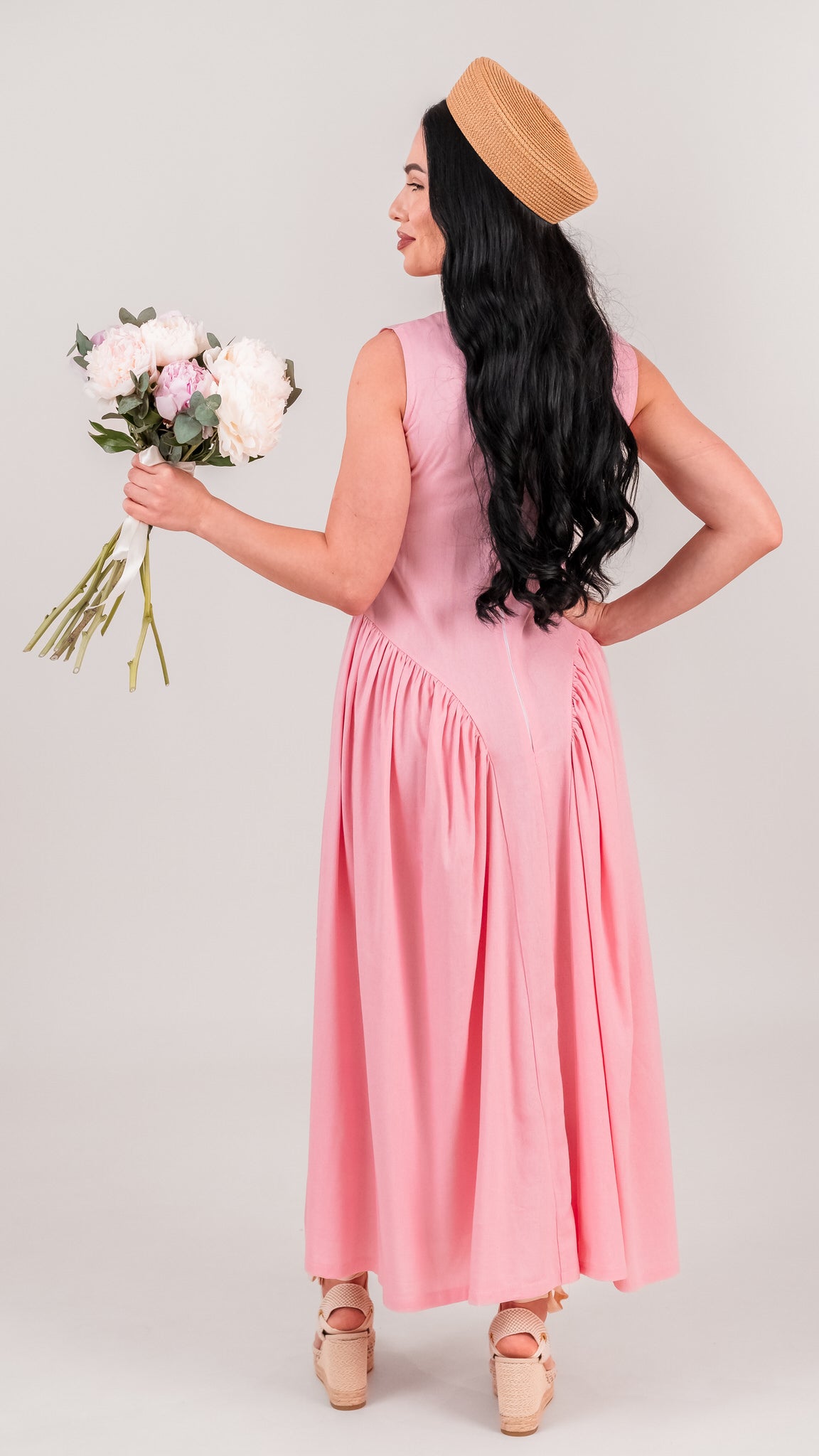 Rochie dama roz din in cu talie accentuata si falduri