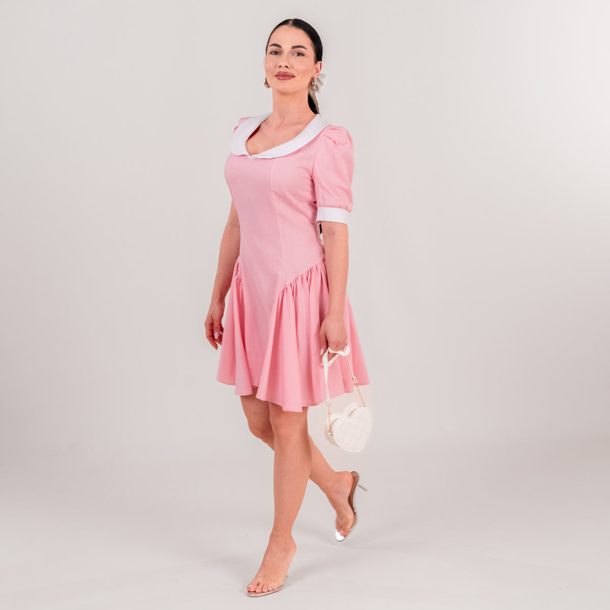 Rochie dama roz din in cu guler alb si falduri