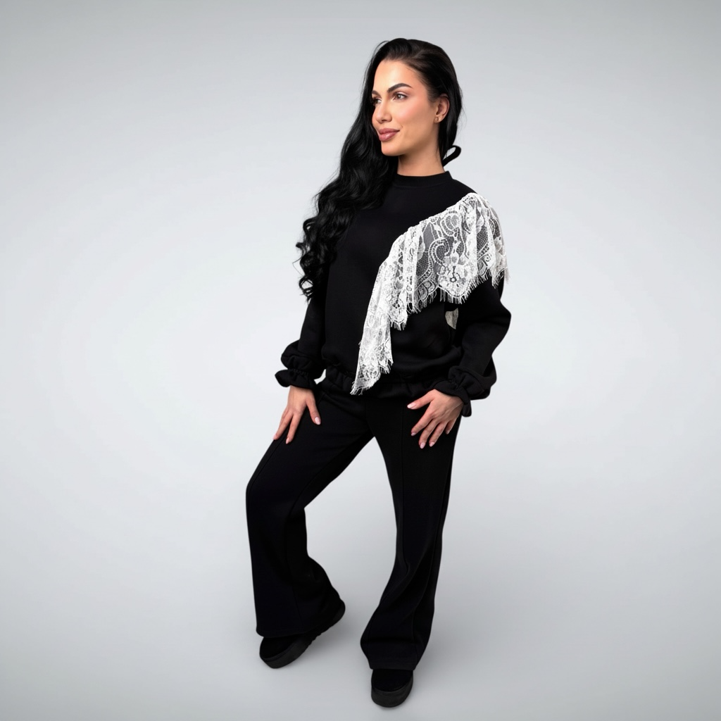 Compleu dama negru cu volan lateral din dantela chantilly si spatele decupat