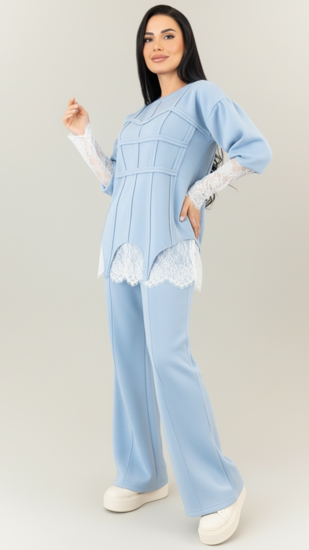 Trening dama bleu cu bandaje tip corset si dantela chantilly