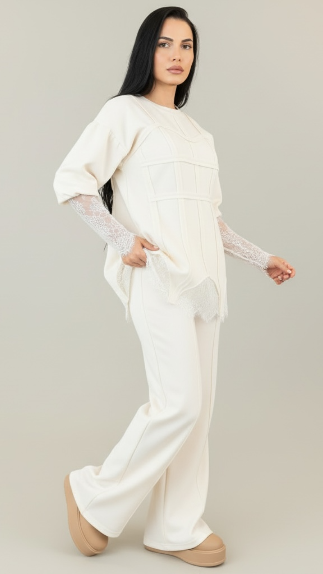 Trening dama off white cu bandaje tip corset si dantela chantilly