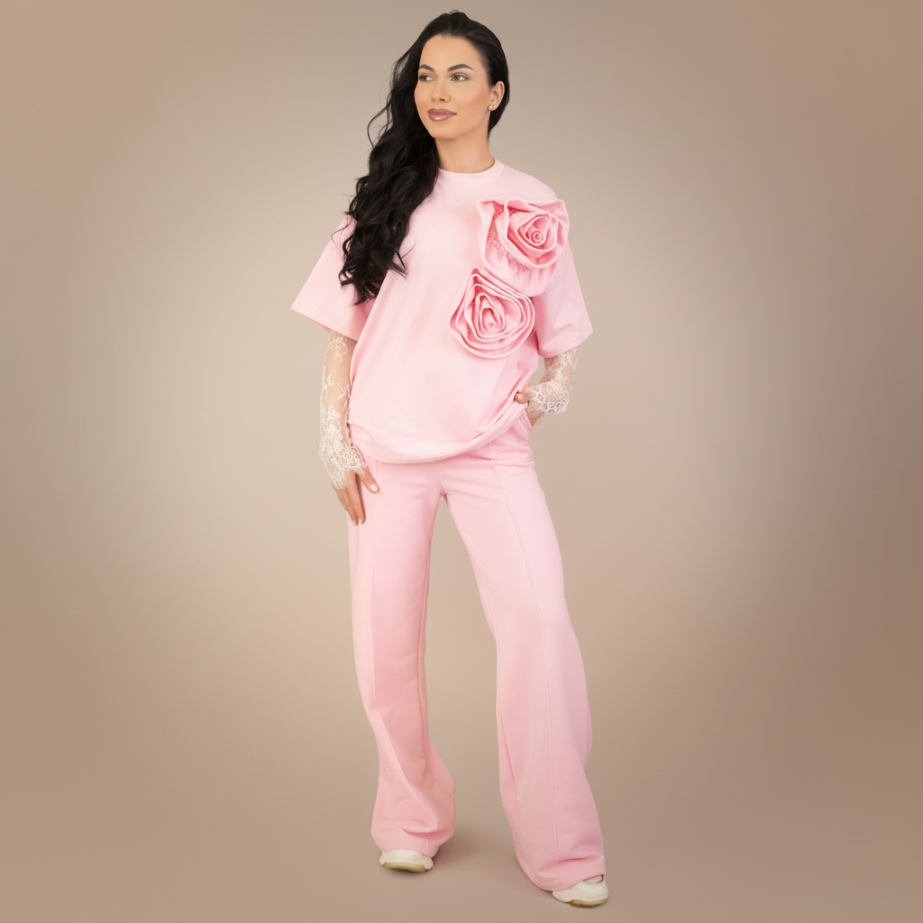 Compleu dama roz cu flori aplicate si maneci din dantela chantilly detasabile