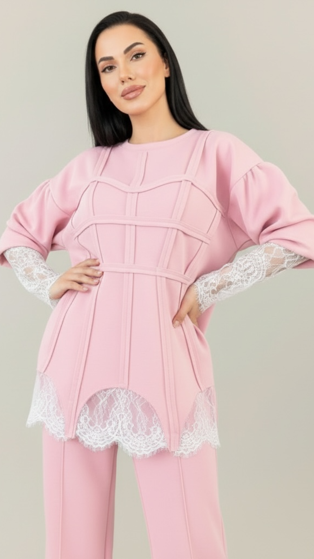 Trening dama roz cu bandaje tip corset si dantela chantilly