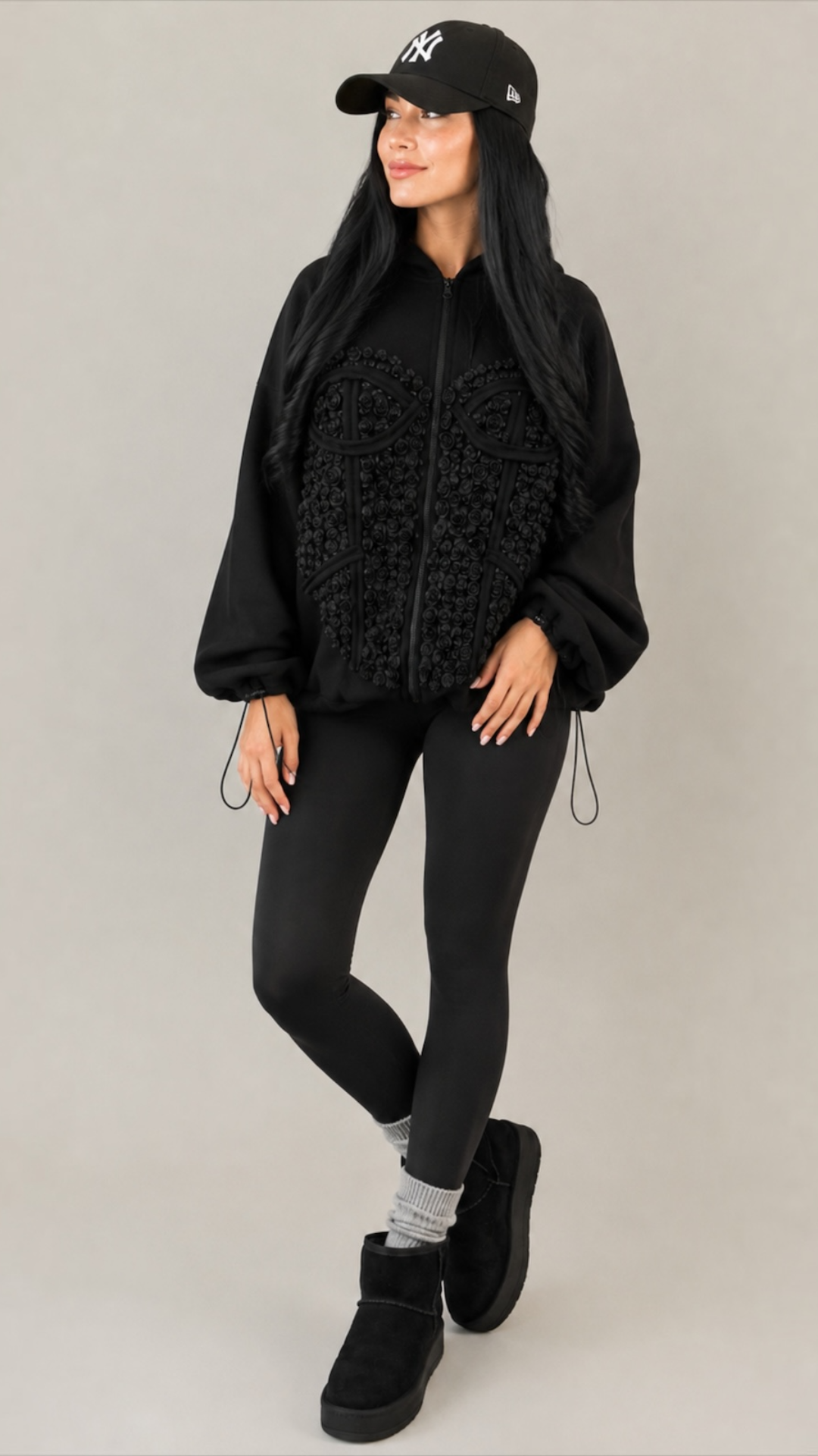 Hanorac dama negru cu aplicatie tip corset si trandafiri in relief