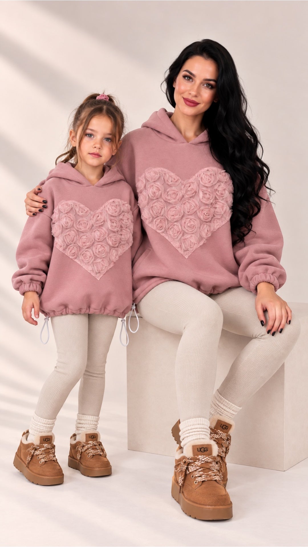 Set hanorace roz pudra cu aplicatie de trandafiri din organza