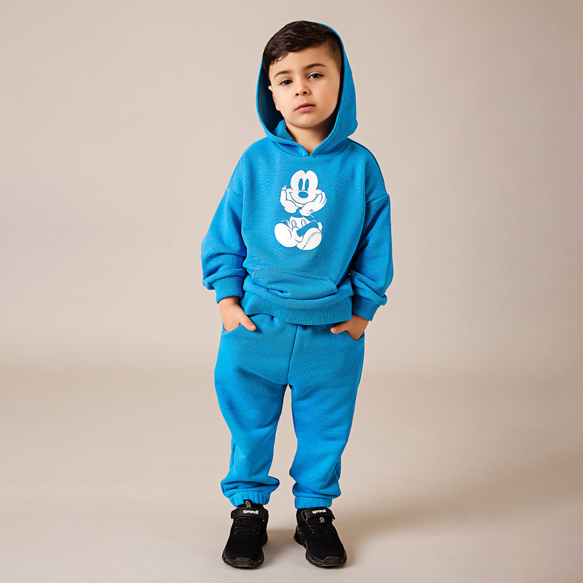 Trening baieti bleu cu hanorac oversize si imprimeu