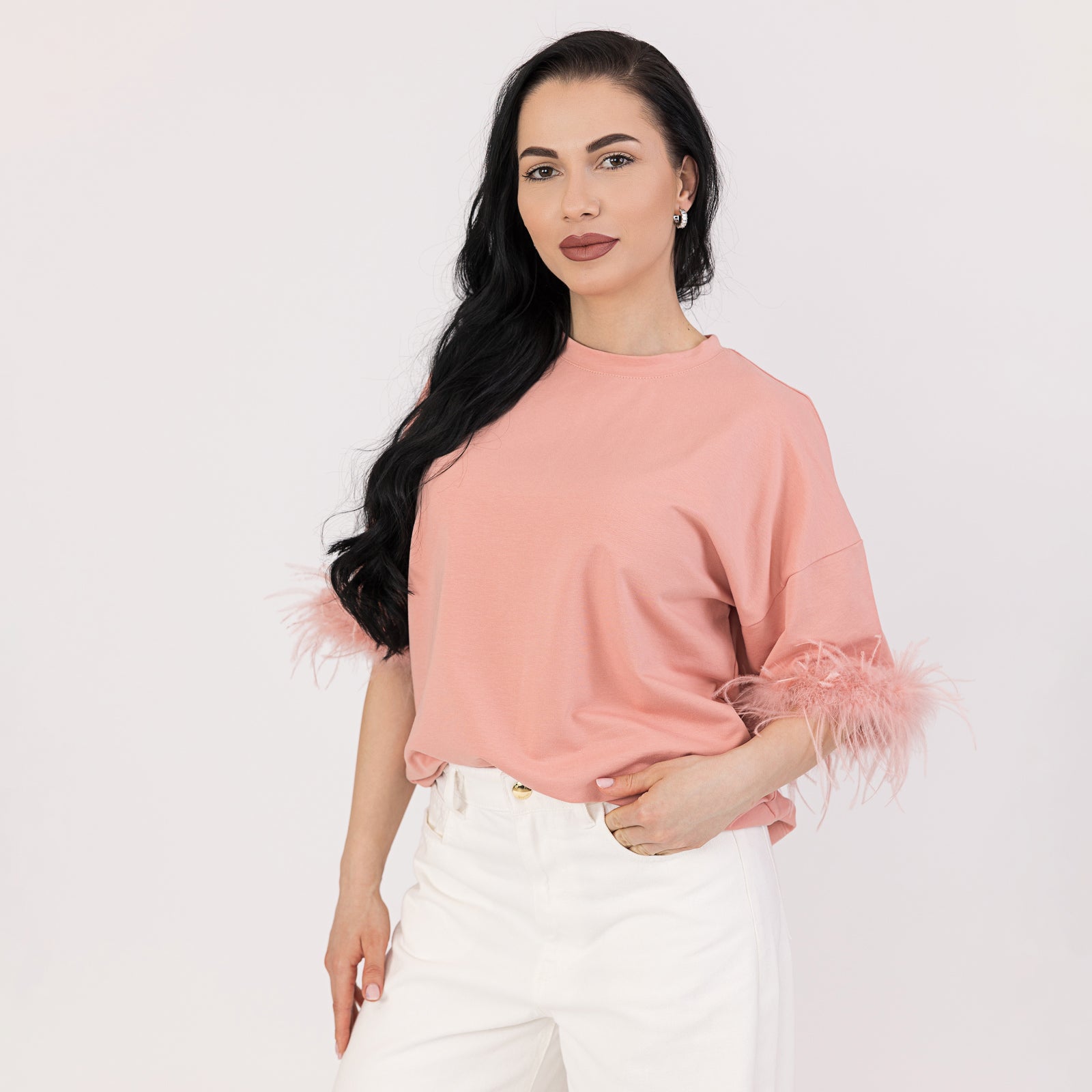 Tricou dama coral cu pene de strut asortate