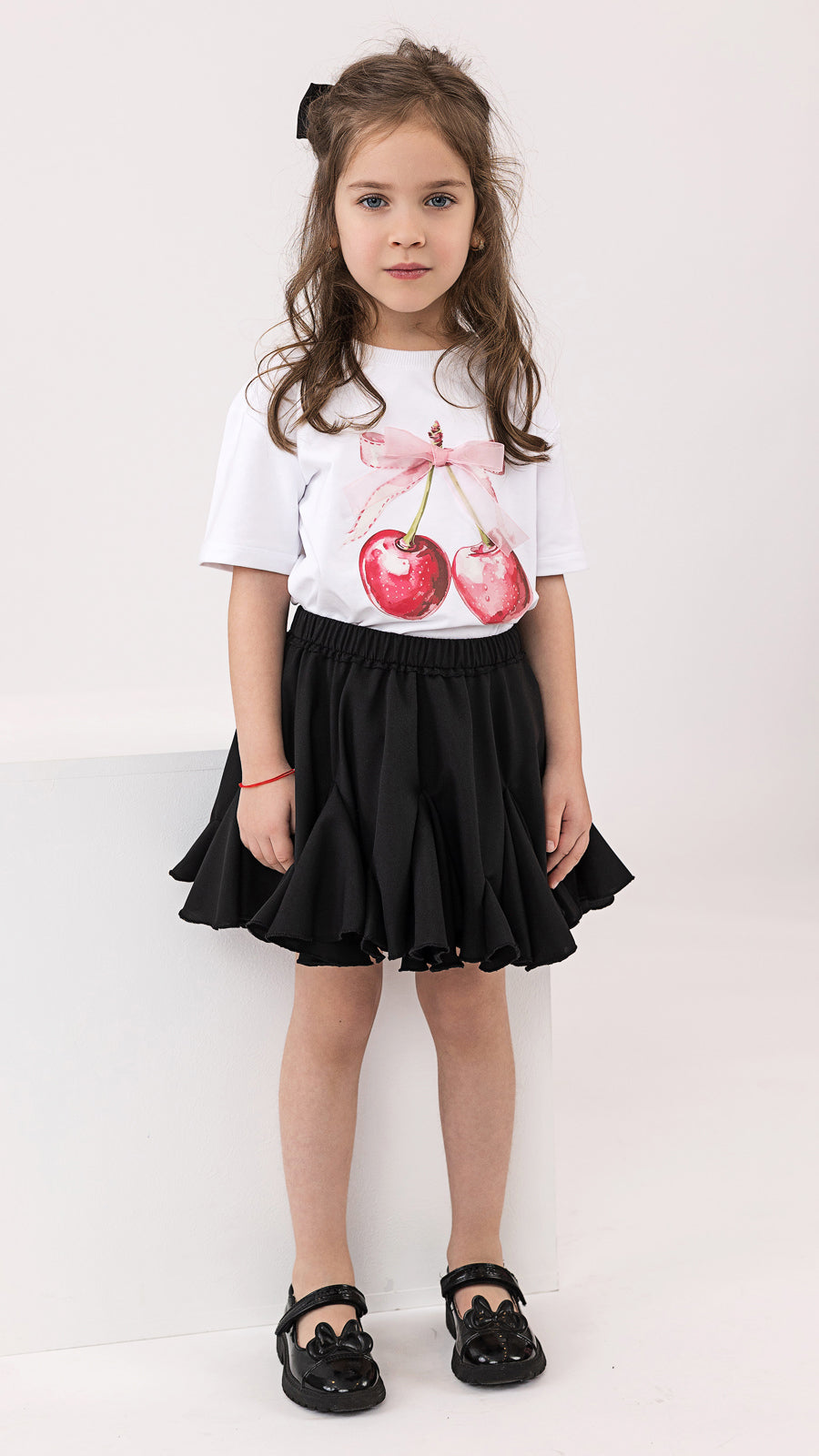 Tricou fete alb cu imprimeu cu cirese si funda din organza