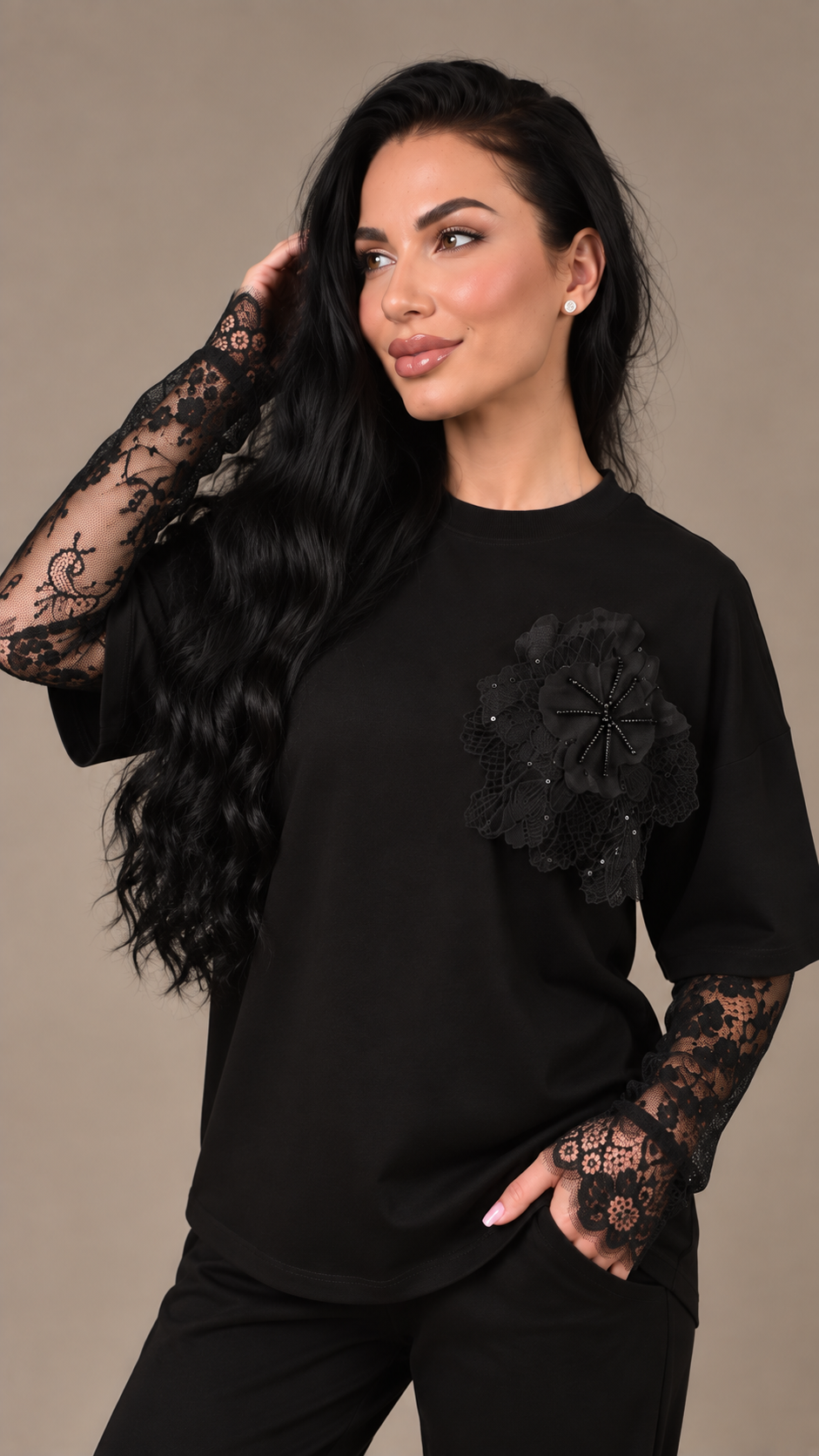 Compleu dama negru cu floare si maneci din dantela chantilly