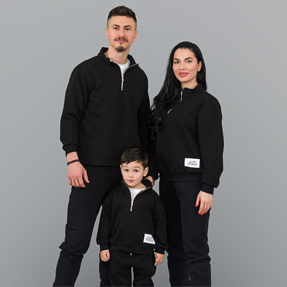 Set hanorace de familie negru cu fermoar si mesaj brodat