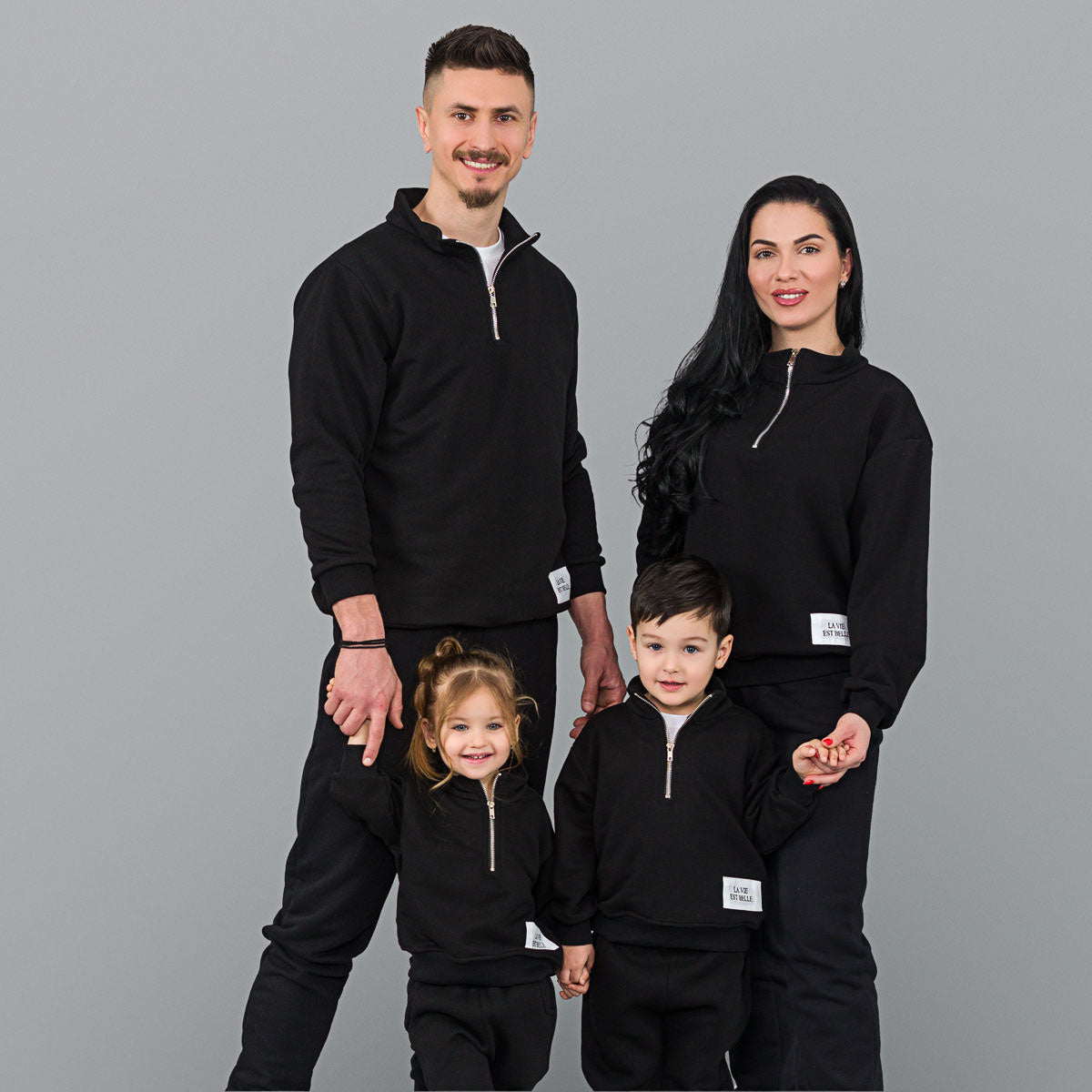 Set hanorace de familie negru cu fermoar si mesaj brodat