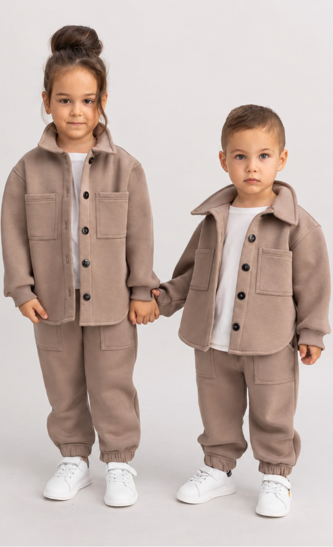 Trening baieti cappuccino format din jacheta tip camasa si pantaloni jogger