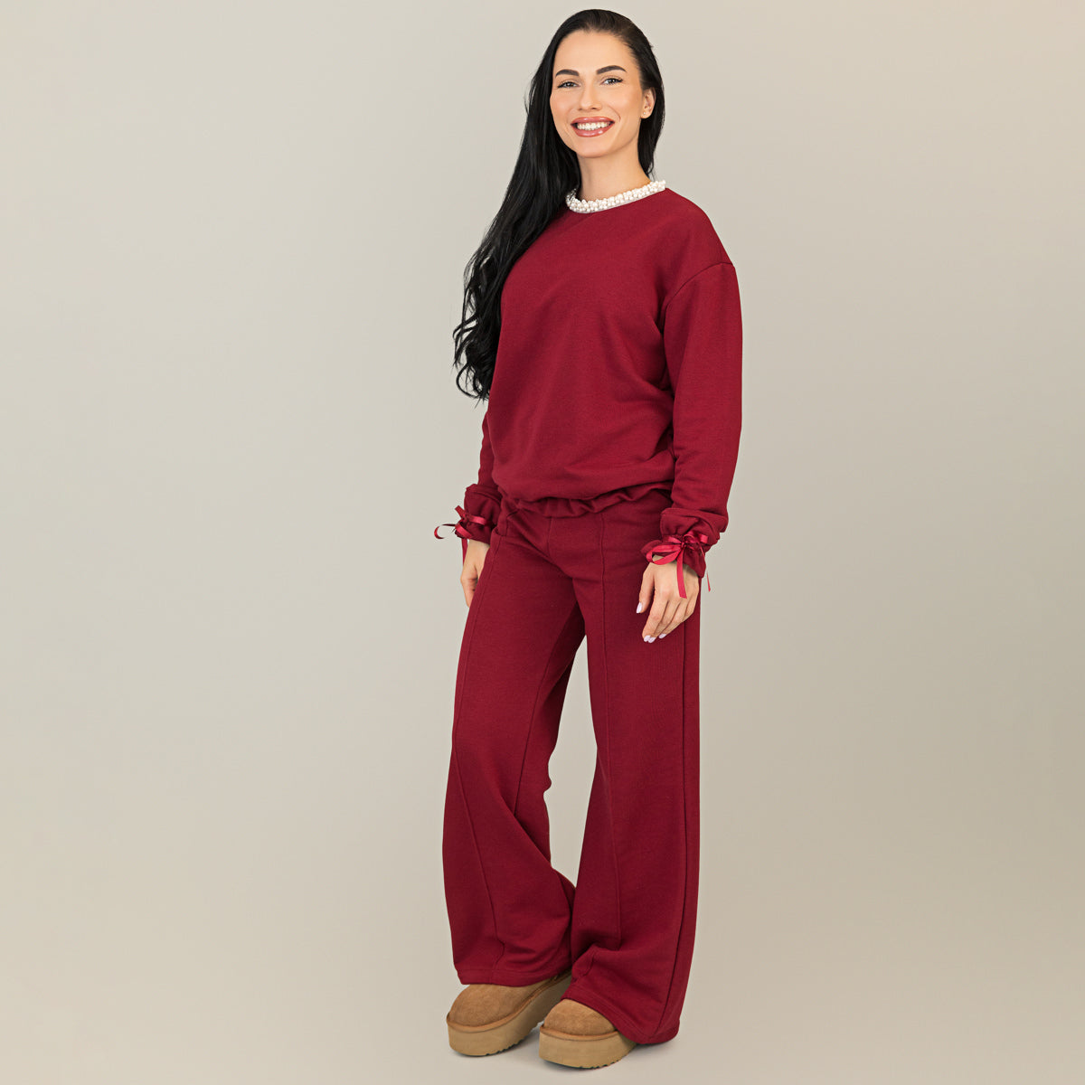 Trening dama burgundy cu perle la guler