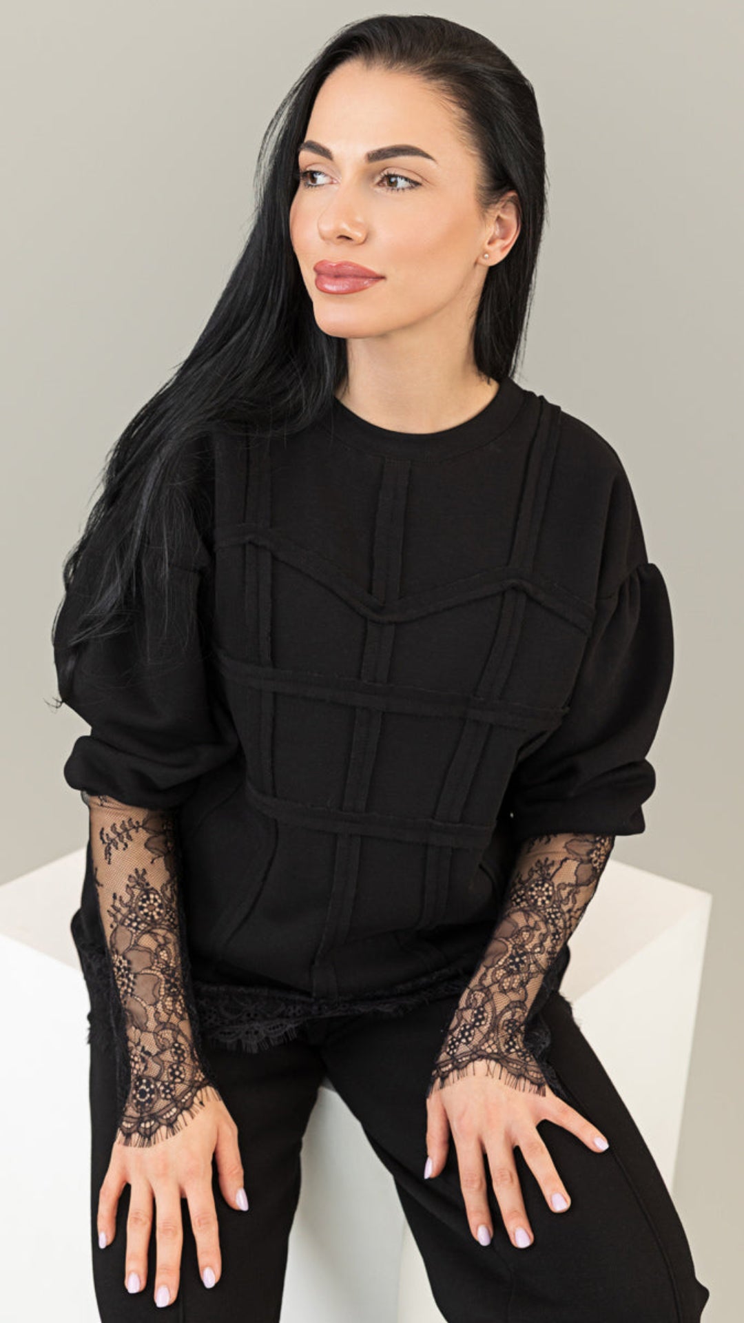 Trening dama negru cu bandaje tip corset si dantela chantilly