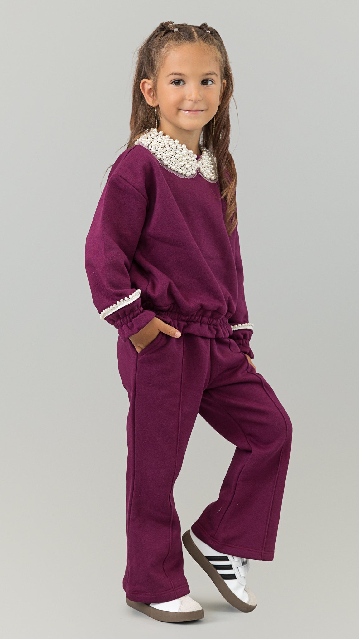Trening fete burgundy cu guler si mansete accesorizate cu perle