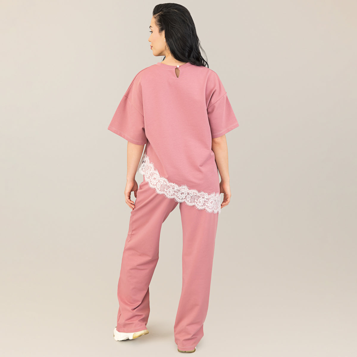 Compleu dama mesa rose cu aplicatie de dantela