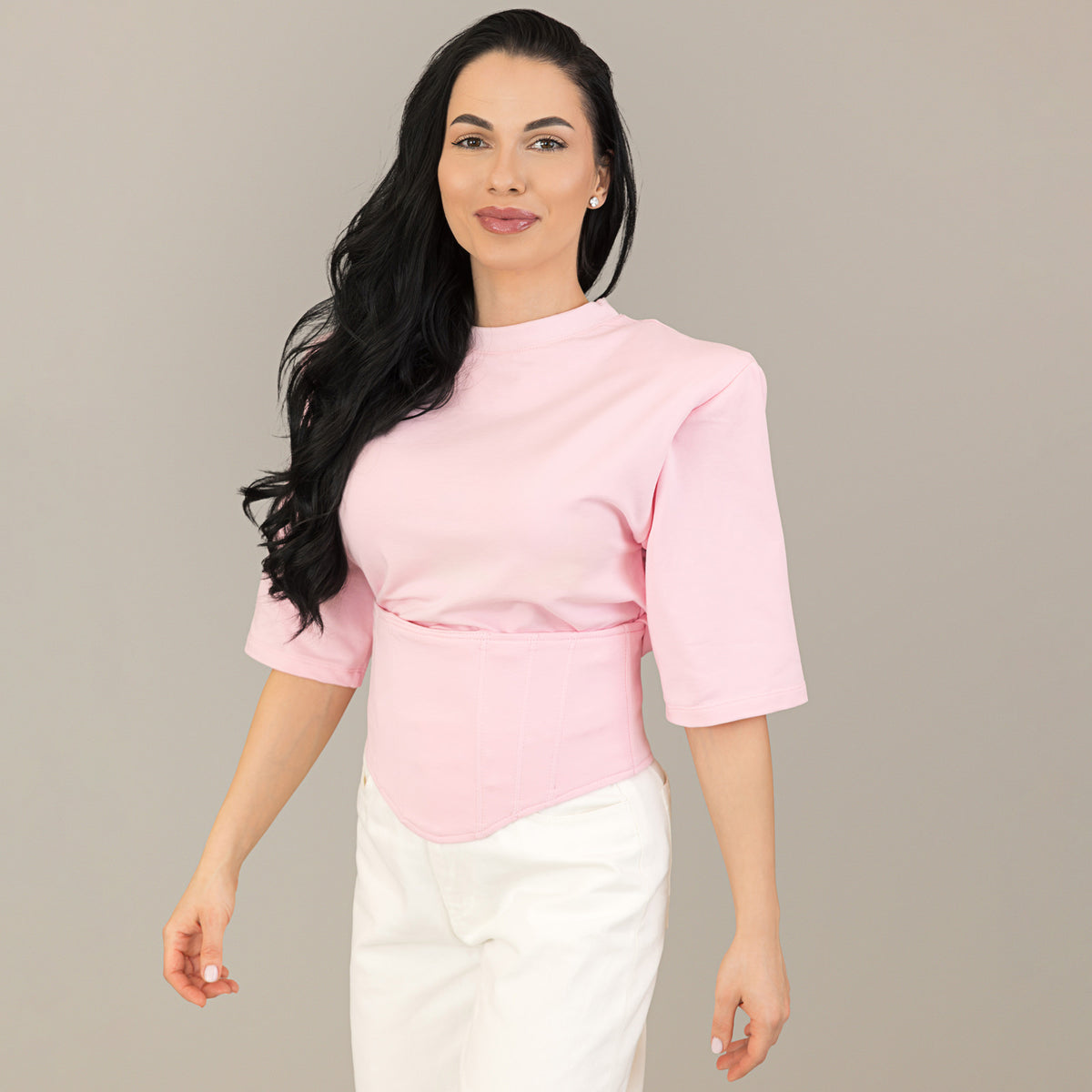 Tricou roz crop top din bumbac premium cu corset si pernite la umeri