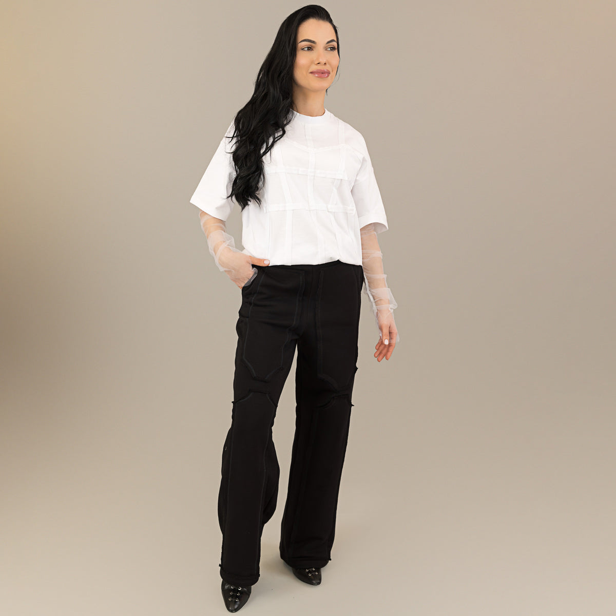 Compleu dama alb - negru cu elemente de corset si maneci din tull detasabile