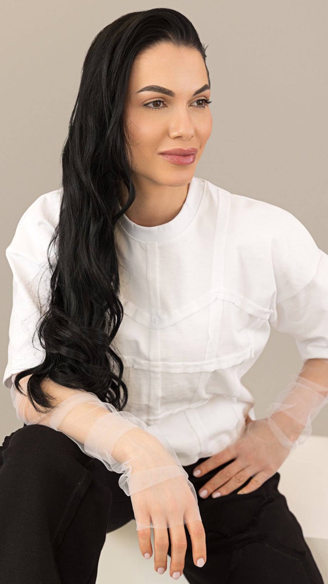 Compleu dama alb - negru cu elemente de corset si maneci din tull detasabile