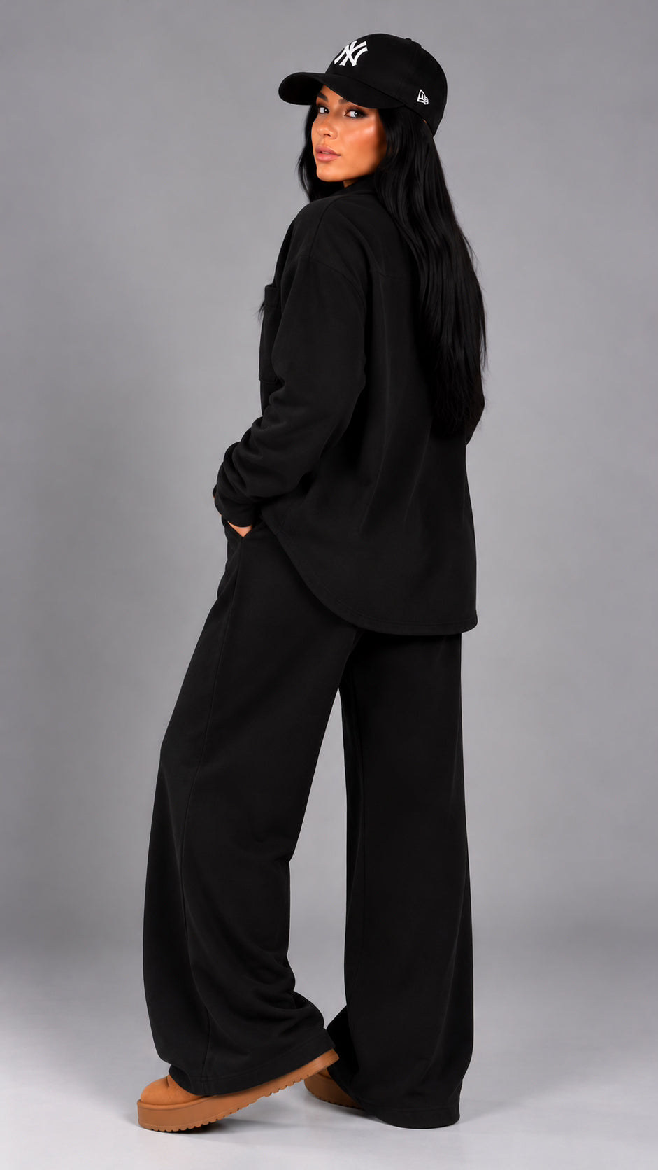 Trening dama negru format din camasa oversize si pantaloni largi