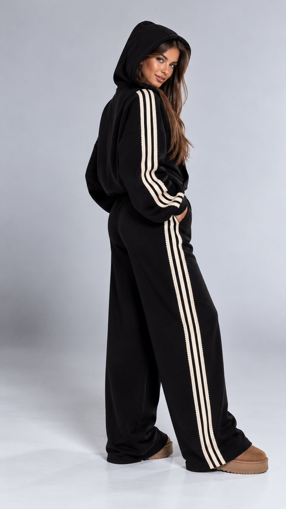 Trening dama negru cu noduri decorative si dantela contrastanta