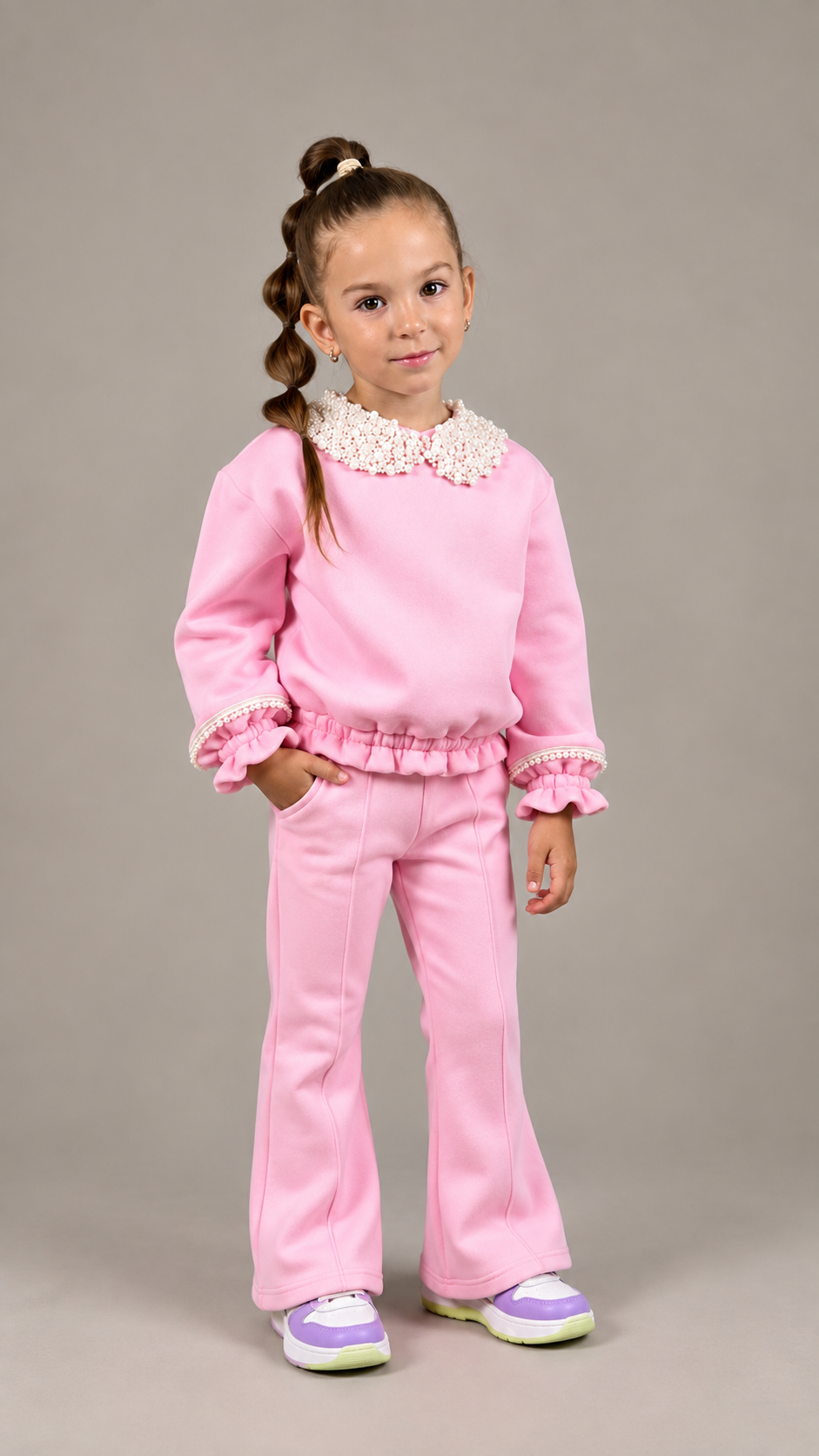 Set treninguri mama fiica roz cu guler si mansete accesorizate cu perle