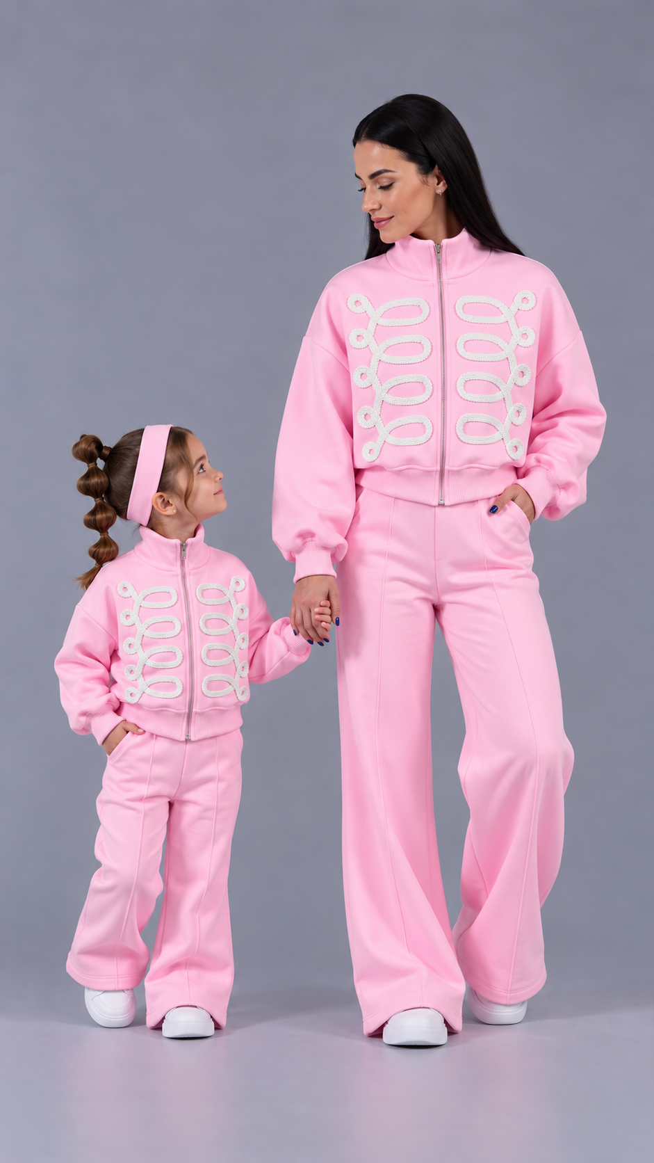 Set treninguri mama fiica roz cu ornamente in stil militar