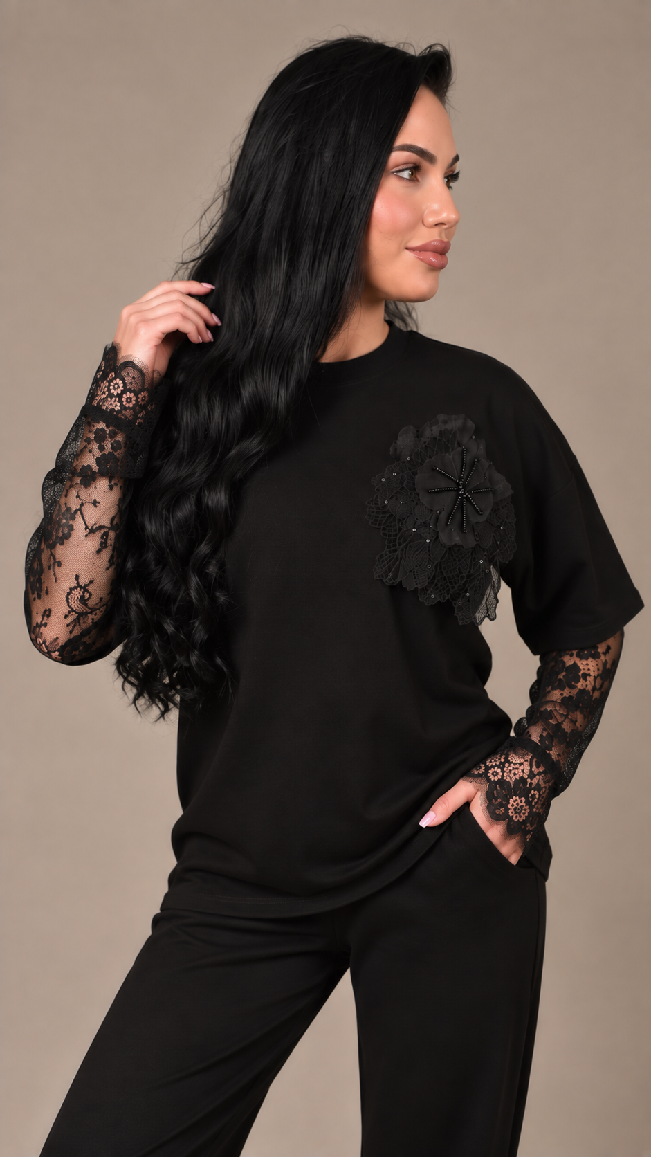 Compleu dama negru cu floare si maneci din dantela chantilly