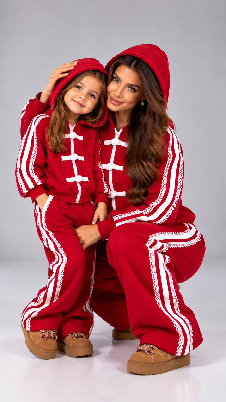 Set treninguri mama fiica rosu cu noduri decorative si dantela contrastanta