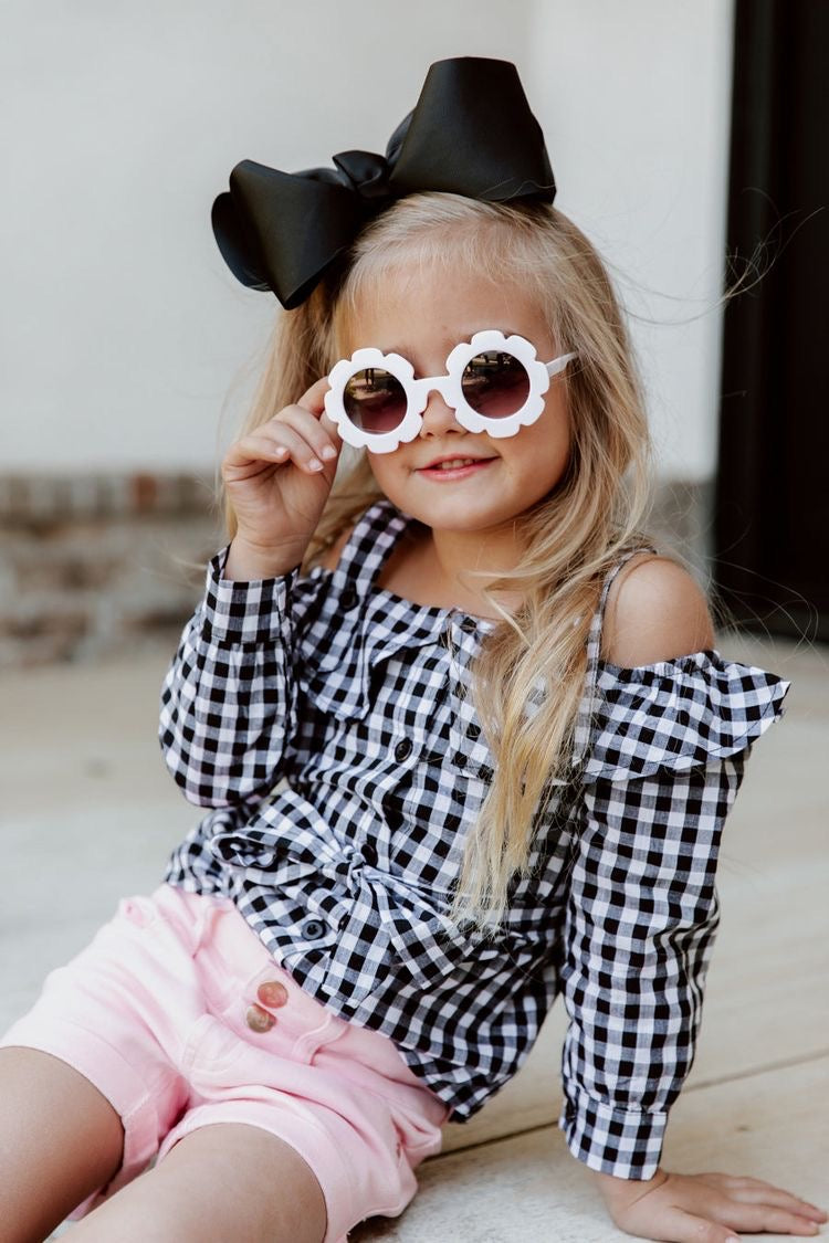 Ochelari de soare fete alb cu accesoriu funda supradimensionata