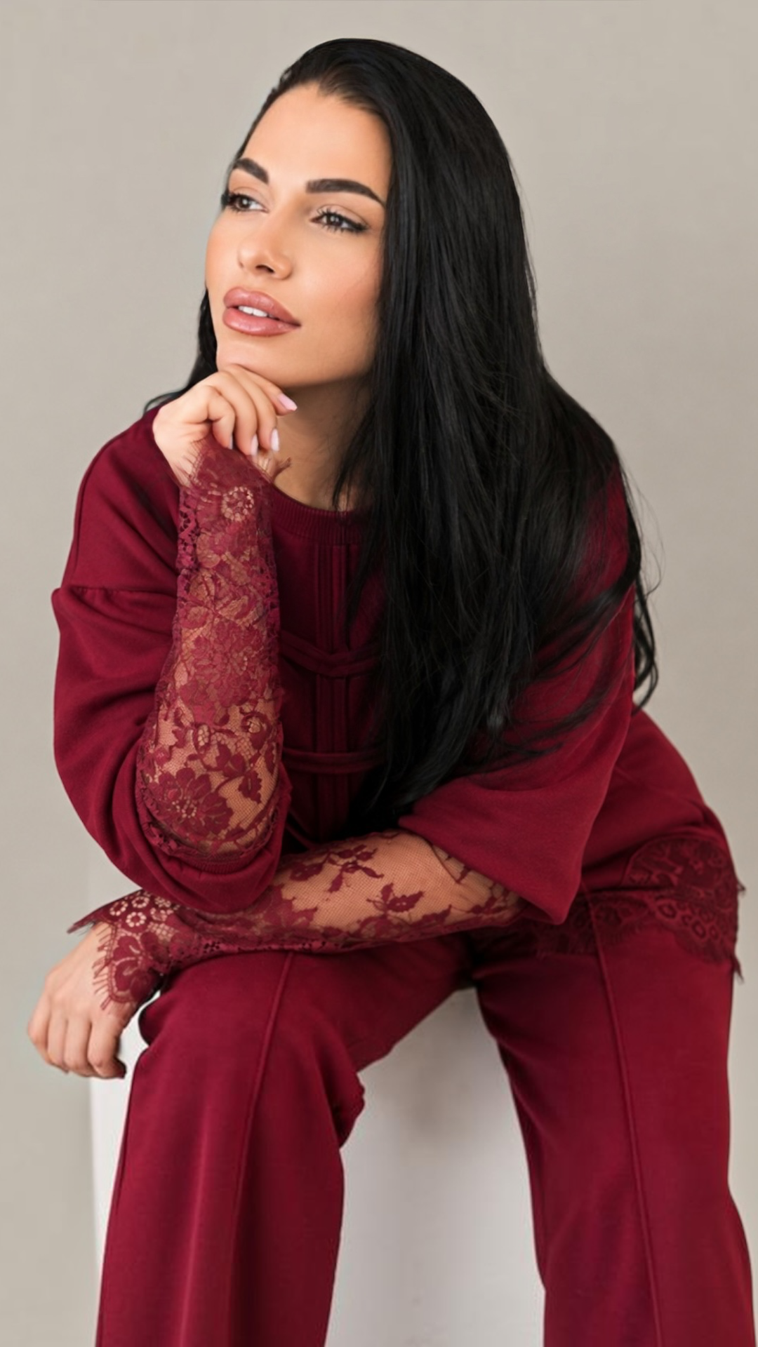 Trening dama burgundy cu bandaje tip corset si dantela chantilly