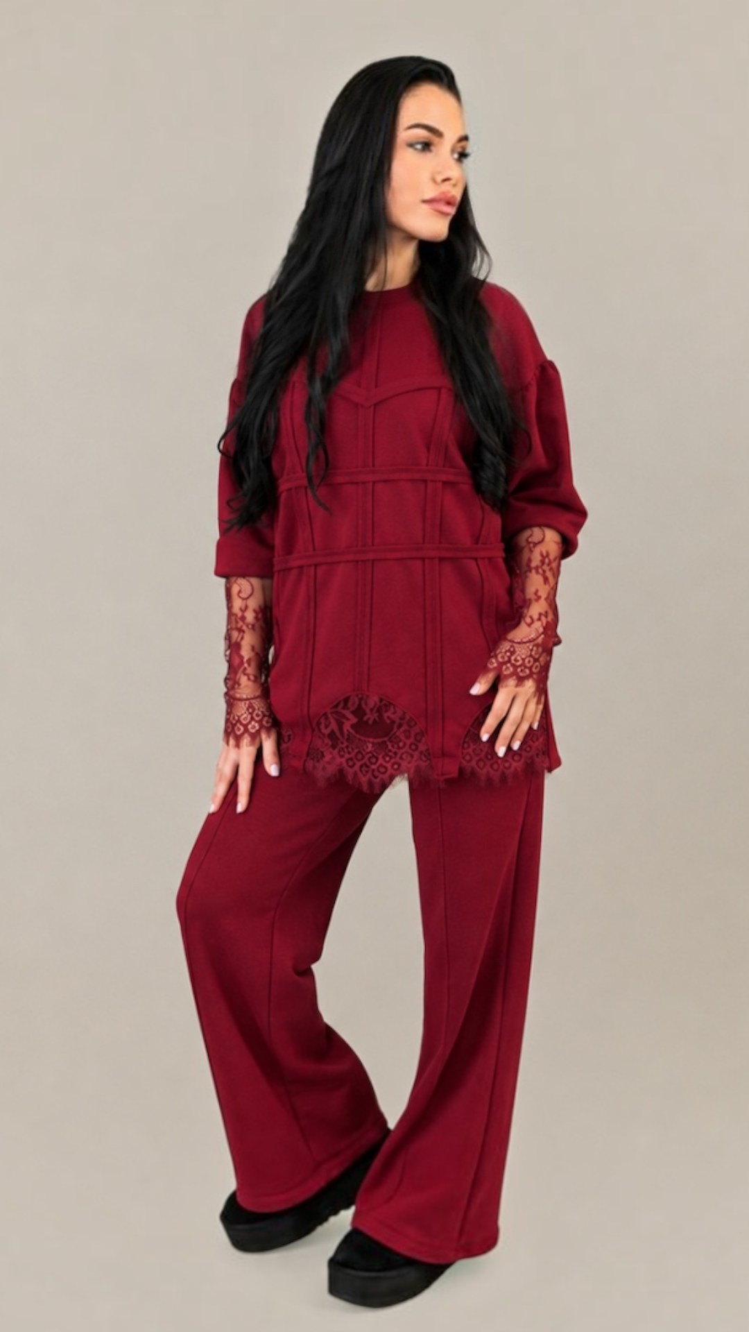 Trening dama burgundy cu bandaje tip corset si dantela chantilly