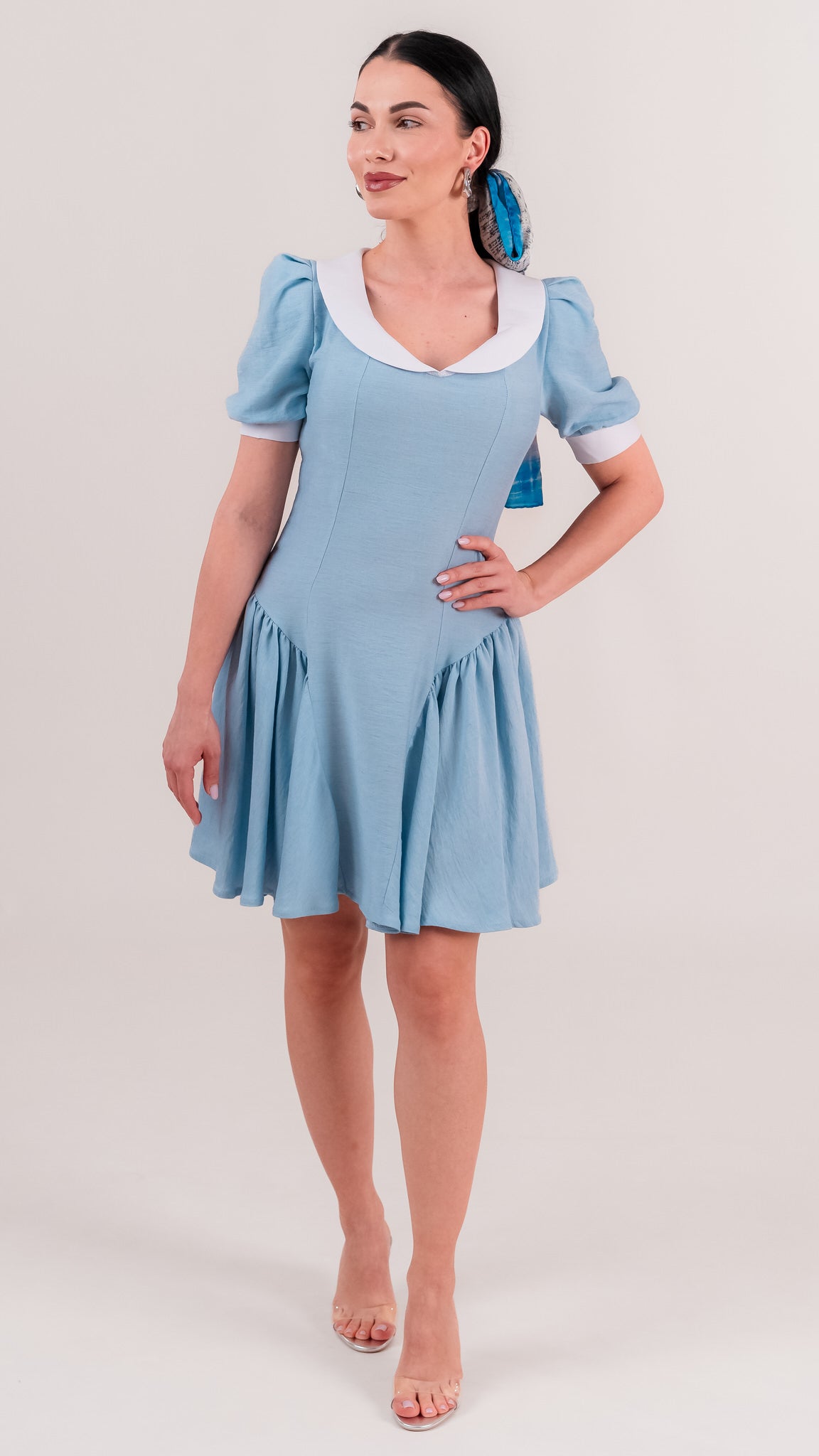 Set rochii mama fiica bleu din in cu guler alb si falduri