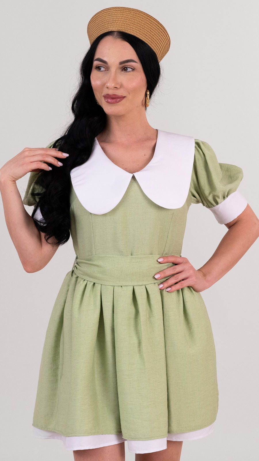Rochie dama baby doll verde pastel din in cu guler alb si maneci bufante