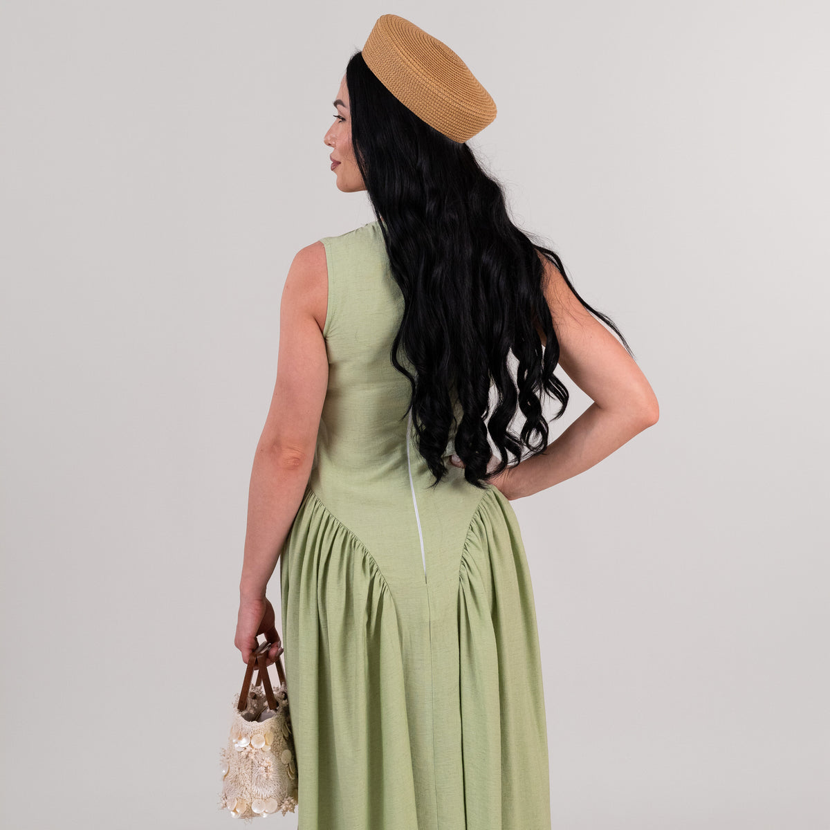 Rochie dama verde din in cu talie accentuata si falduri