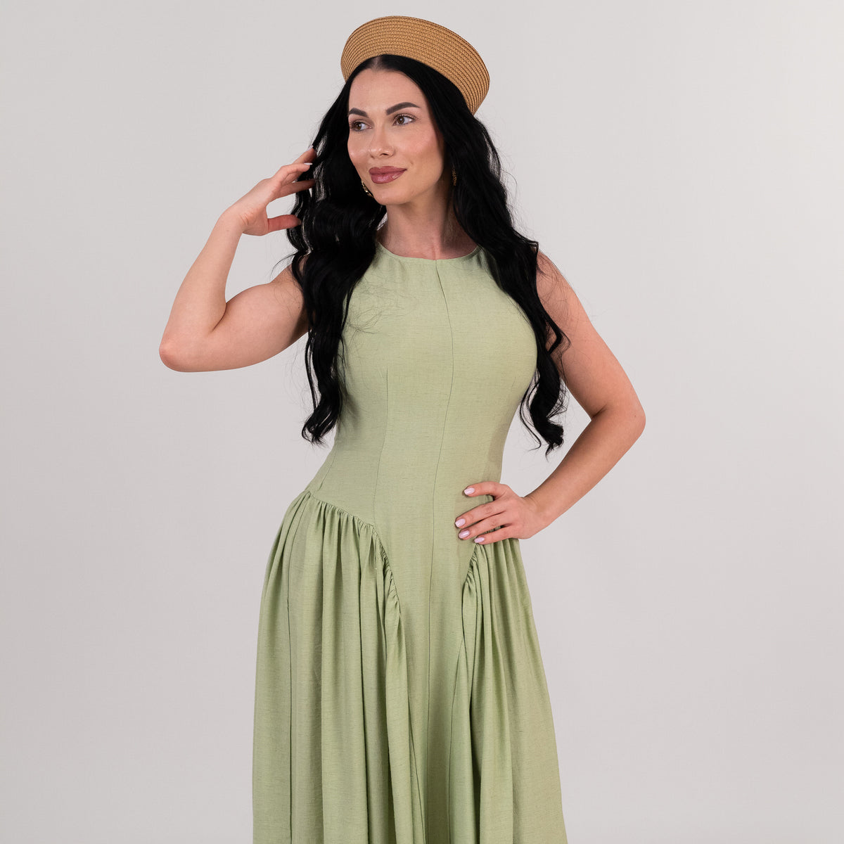 Rochie dama verde din in cu talie accentuata si falduri
