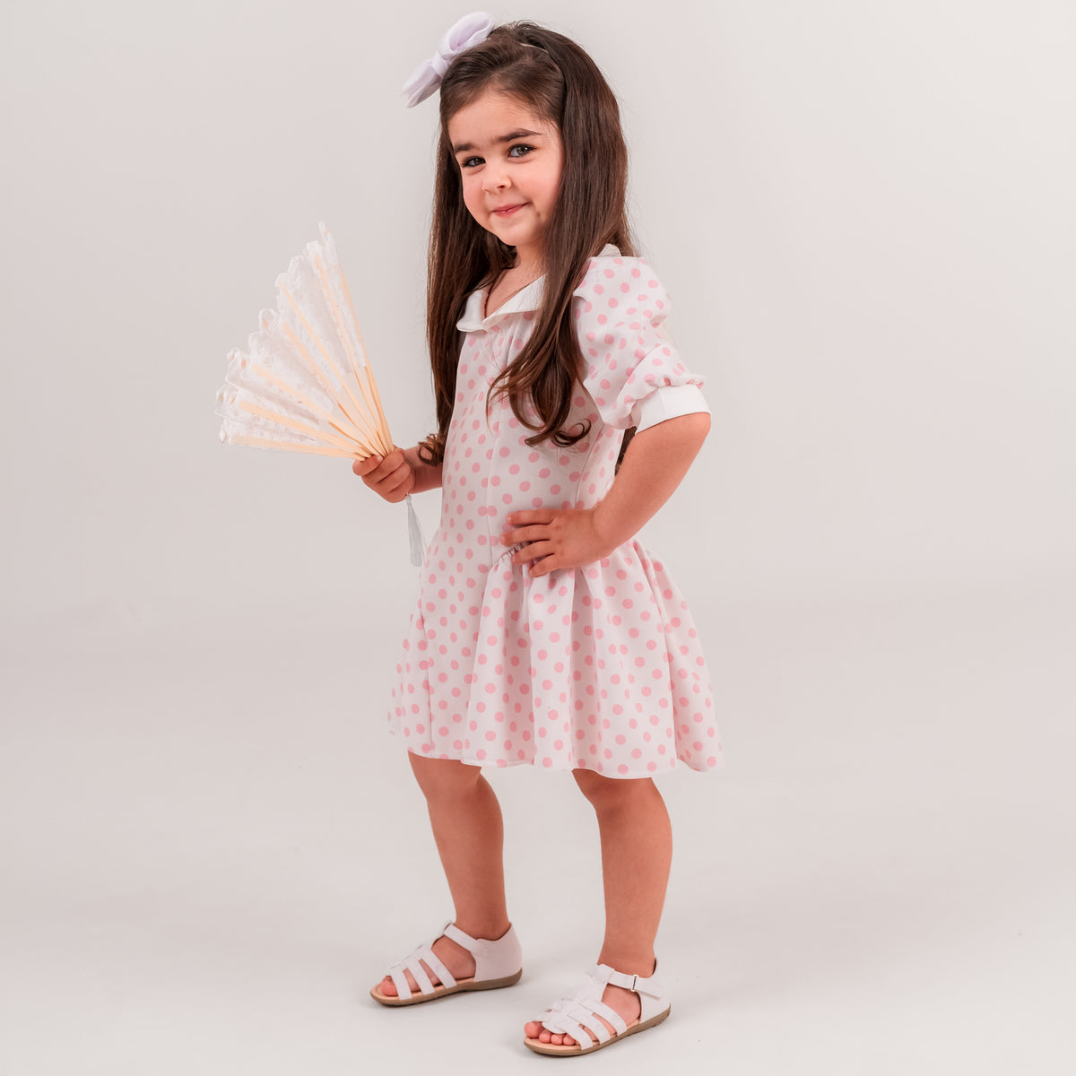 Set rochii mama fiica  mini cu buline roz, guler alb si falduri